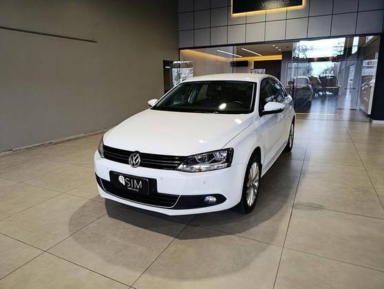VOLKSWAGEN JETTA 2.0 TSI HIGHLINE 211CV GASOLINA 4P TIPTRONIC VOLKSWAGEN JETTA 2.0 TSI HIGHLINE 211CV GASOLINA 4P TIPTRONIC